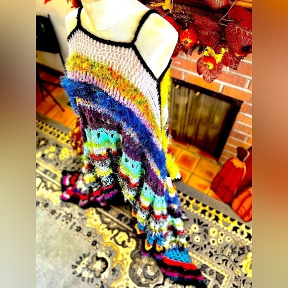 SUPER STAR CROCHETED CAPE DRESS - Picture 5 of 13